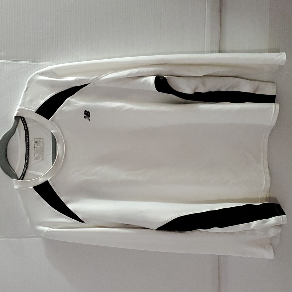 GUE NB White Long sleeve Top